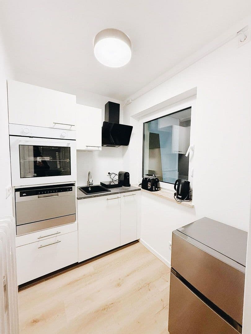 Prenájom bytu 1-izbový 35 m², Königswieser Straße 1, München, Bavorsko Prenájom bytu 1-izbový 35 m², Königswieser Straße 1, München, Bavorsko