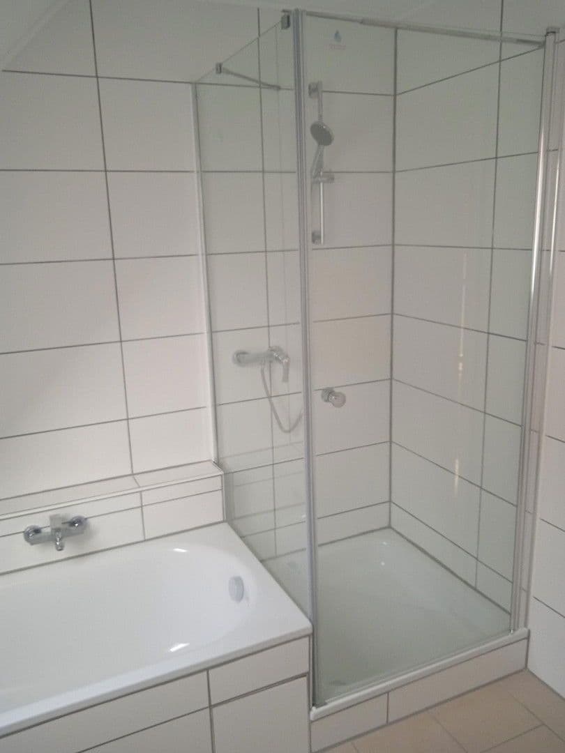 Prenájom domu 130 m², pozemek 246 m², St. Leon-Rot, Bádensko-Wurttembersko Prenájom domu 130 m², pozemek 246 m², St. Leon-Rot, Bádensko-Wurttembersko