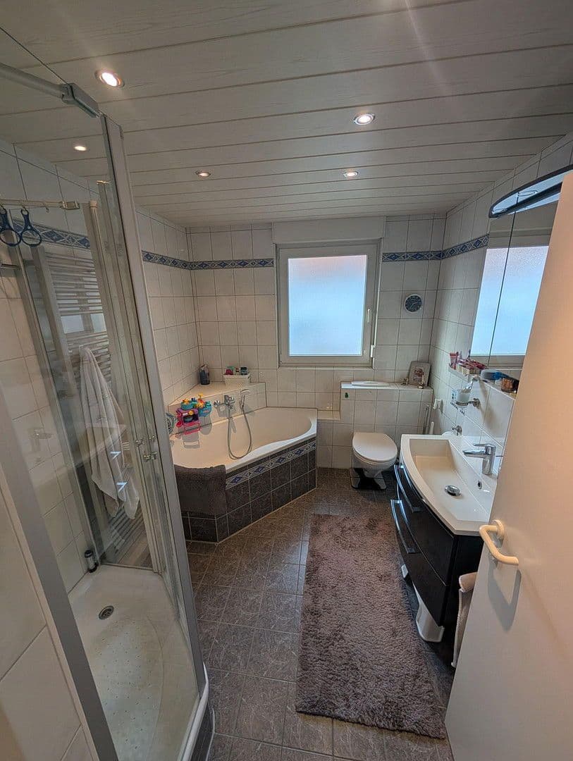 Predaj domu 107 m², pozemek 178 m², Nidderau, Hesensko Predaj domu 107 m², pozemek 178 m², Nidderau, Hesensko