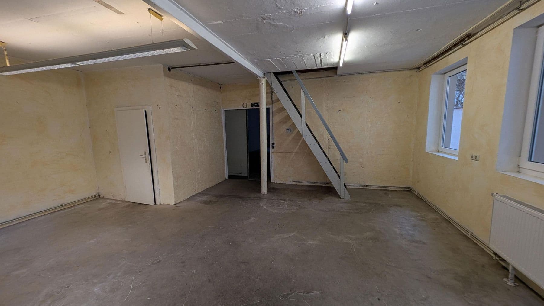 Prenájom nebytového priestoru 141 m², Hannover, Dolné Sasko Prenájom nebytového priestoru 141 m², Hannover, Dolné Sasko