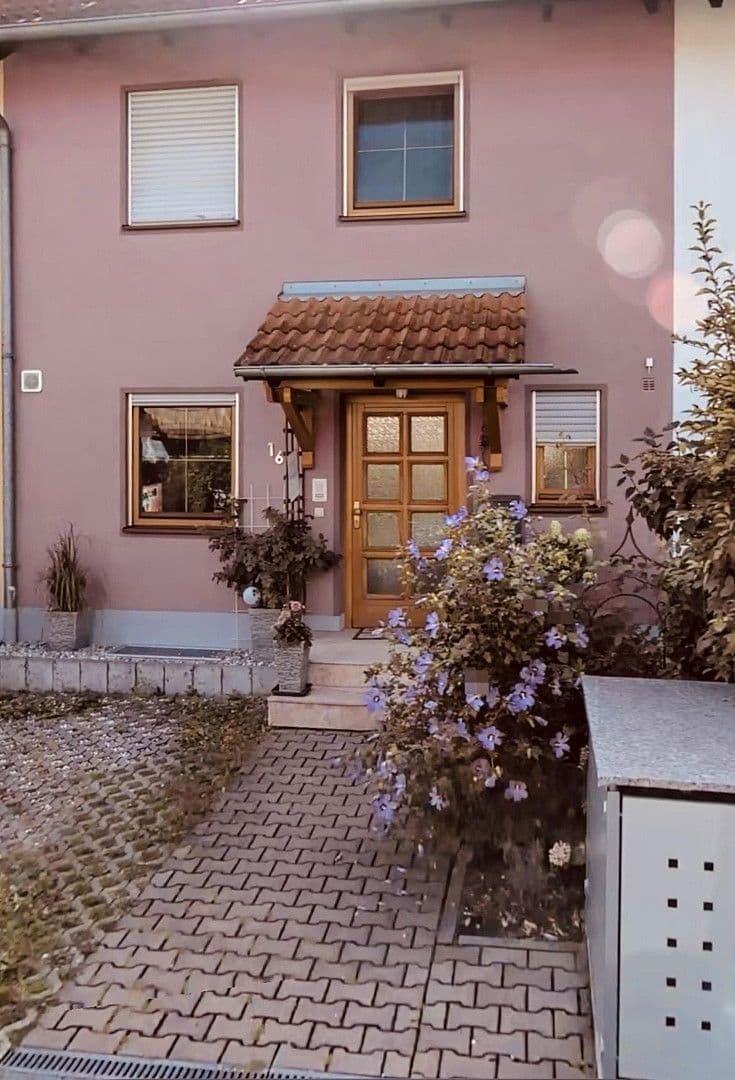 Predaj domu 160 m², pozemek 175 m², Wörth, Bavorsko Predaj domu 160 m², pozemek 175 m², Wörth, Bavorsko