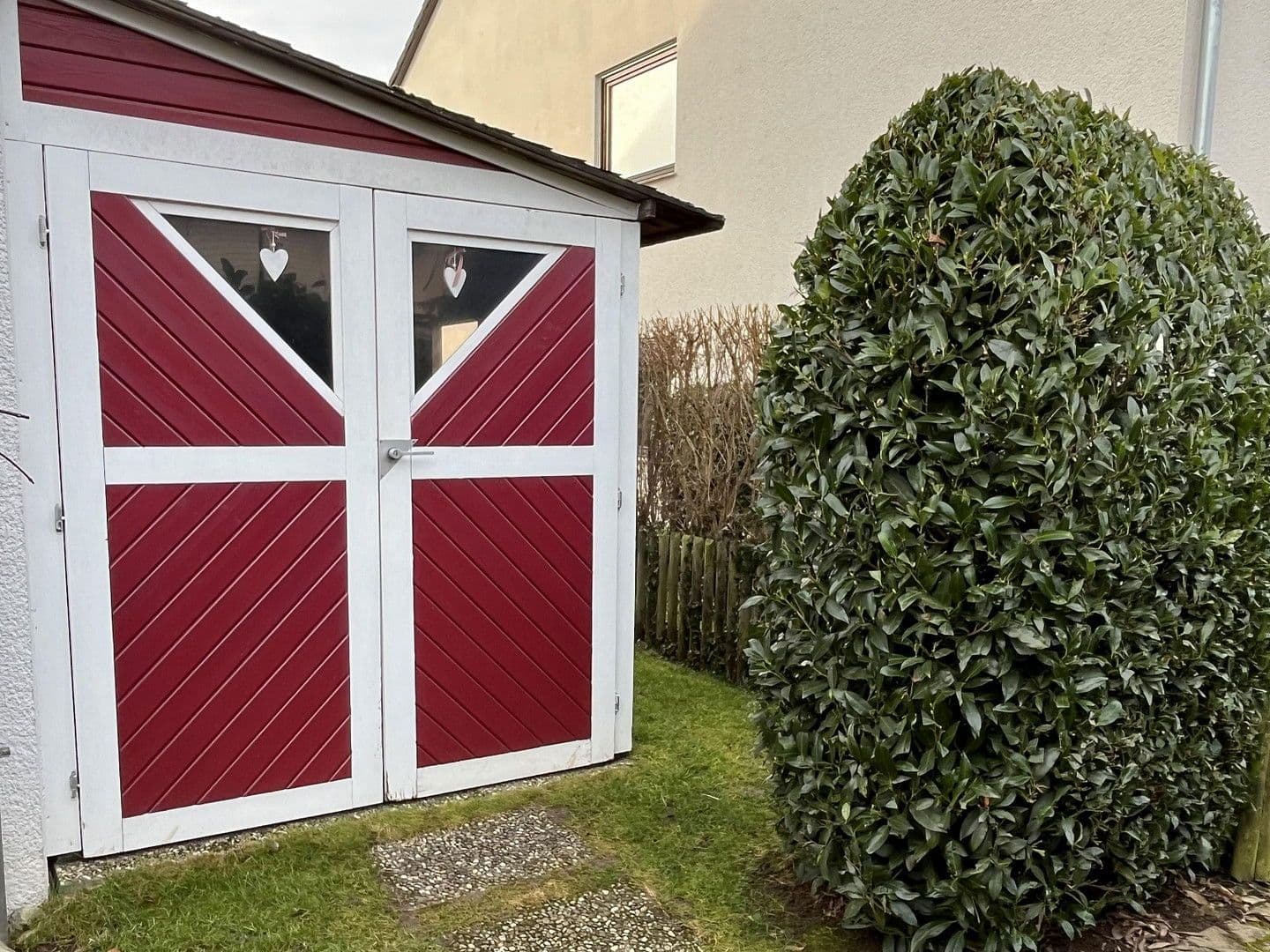 Predaj domu 146 m², pozemek 252 m², Stuttgart-Weilimdorf (Wolfbusch), Bádensko-Wurttembersko Predaj domu 146 m², pozemek 252 m², Stuttgart-Weilimdorf (Wolfbusch), Bádensko-Wurttembersko