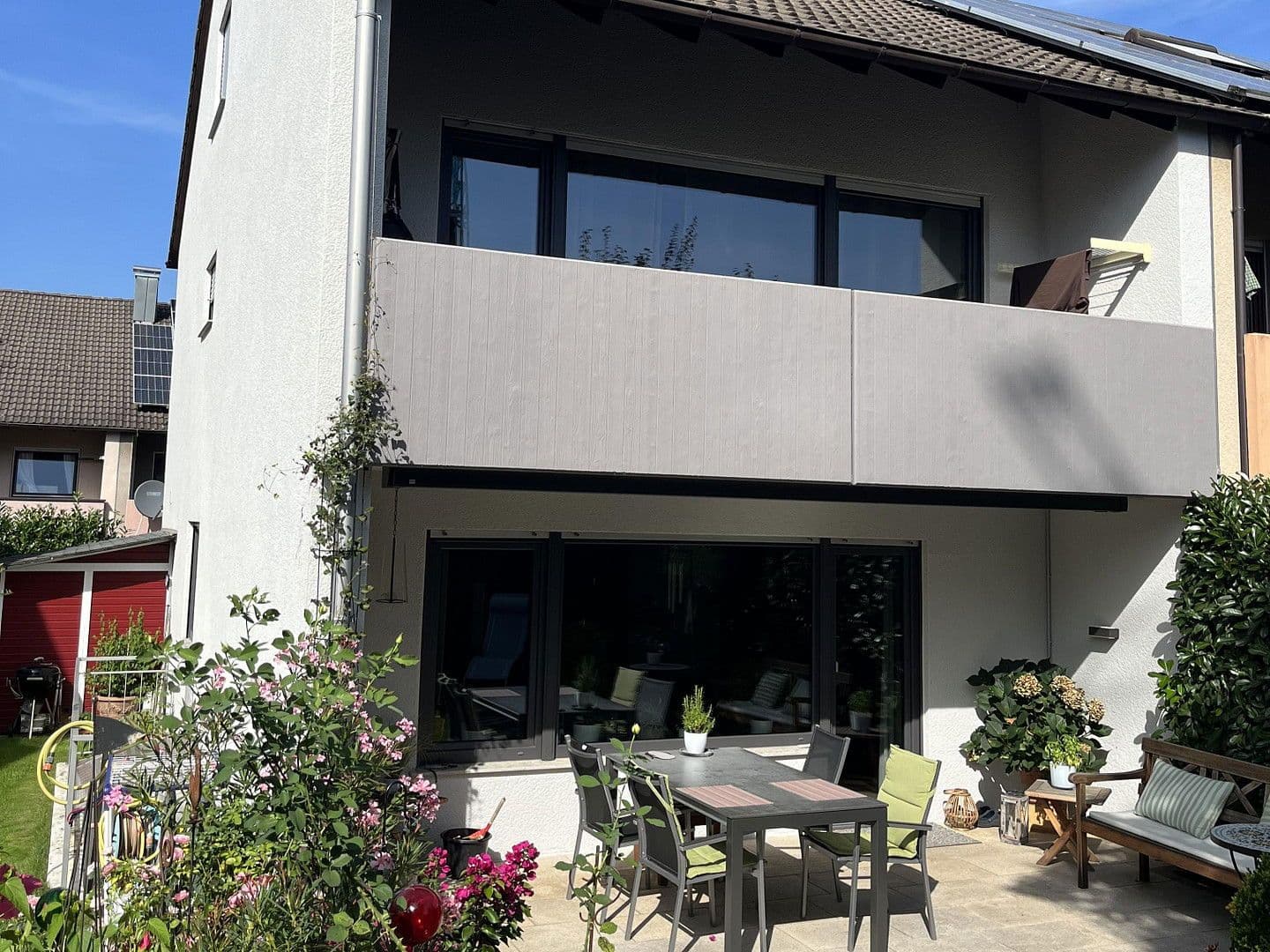 Predaj domu 146 m², pozemek 252 m², Stuttgart-Weilimdorf (Wolfbusch), Bádensko-Wurttembersko Predaj domu 146 m², pozemek 252 m², Stuttgart-Weilimdorf (Wolfbusch), Bádensko-Wurttembersko