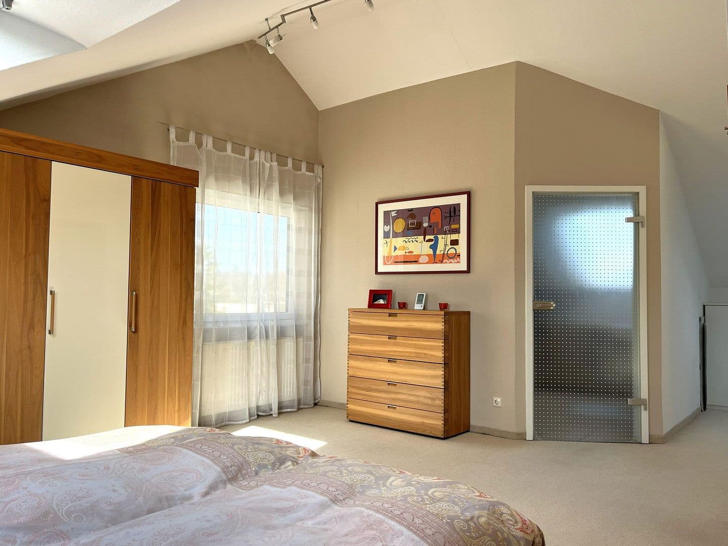 Predaj domu 146 m², pozemek 252 m², Stuttgart-Weilimdorf (Wolfbusch), Bádensko-Wurttembersko Predaj domu 146 m², pozemek 252 m², Stuttgart-Weilimdorf (Wolfbusch), Bádensko-Wurttembersko