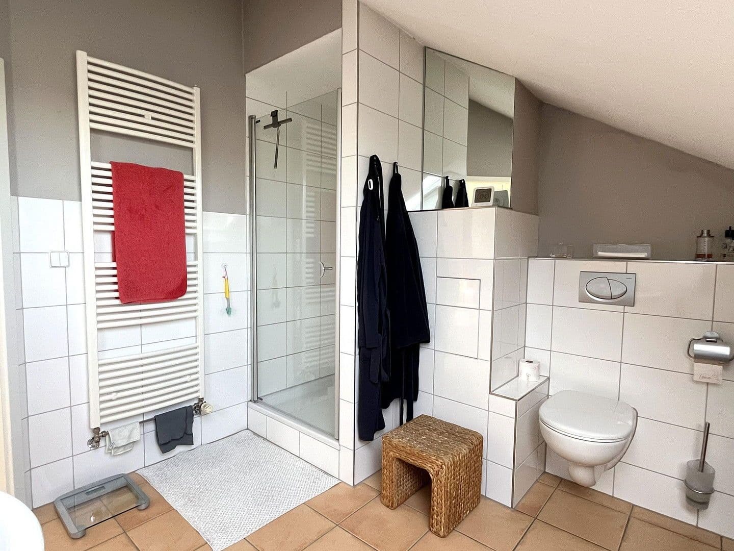 Predaj domu 146 m², pozemek 252 m², Stuttgart-Weilimdorf (Wolfbusch), Bádensko-Wurttembersko Predaj domu 146 m², pozemek 252 m², Stuttgart-Weilimdorf (Wolfbusch), Bádensko-Wurttembersko