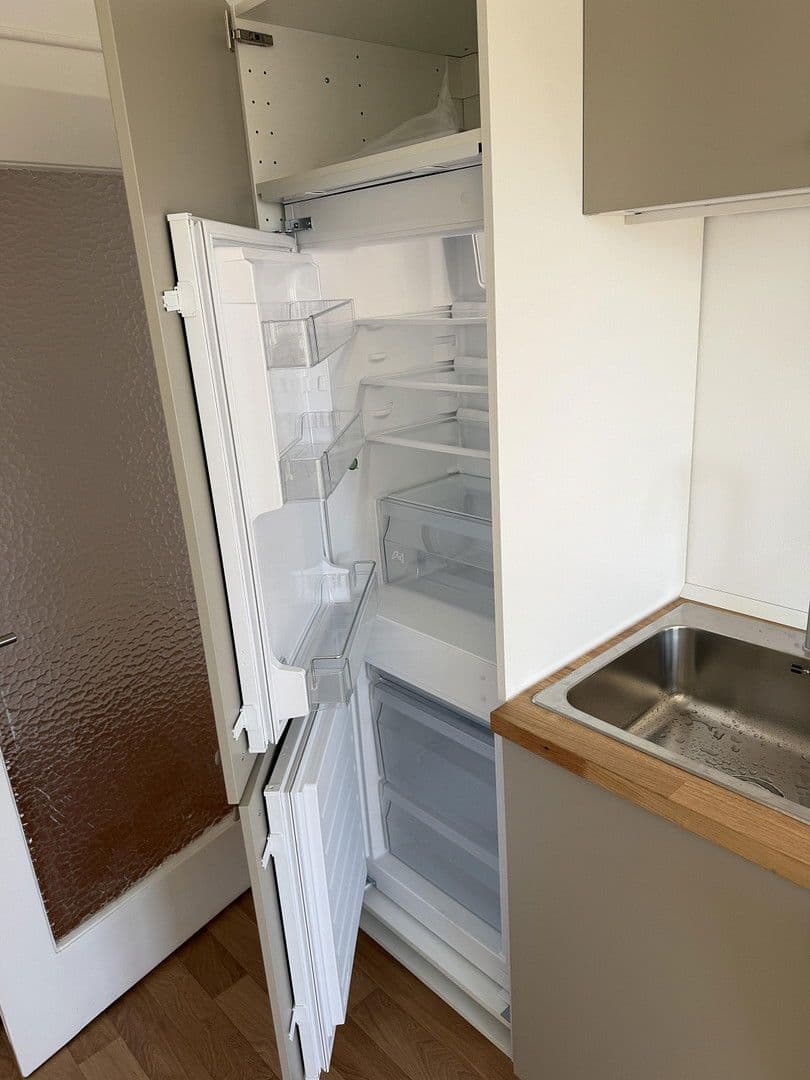 Prenájom bytu 4-izbový 120 m², Bucher Straße 97, Nürnberg, Bavorsko Prenájom bytu 4-izbový 120 m², Bucher Straße 97, Nürnberg, Bavorsko