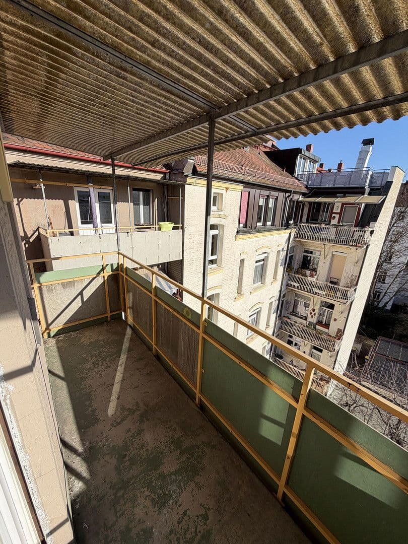 Prenájom bytu 4-izbový 120 m², Bucher Straße 97, Nürnberg, Bavorsko Prenájom bytu 4-izbový 120 m², Bucher Straße 97, Nürnberg, Bavorsko