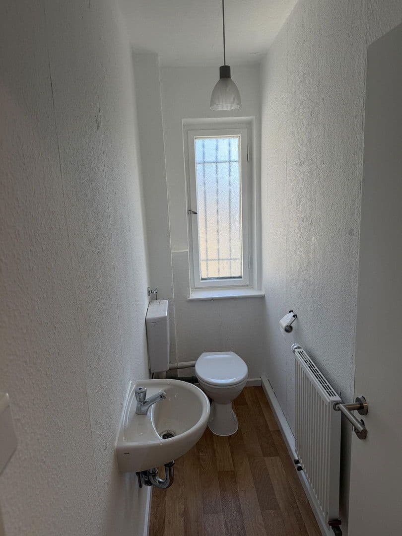 Prenájom bytu 4-izbový 120 m², Bucher Straße 97, Nürnberg, Bavorsko Prenájom bytu 4-izbový 120 m², Bucher Straße 97, Nürnberg, Bavorsko