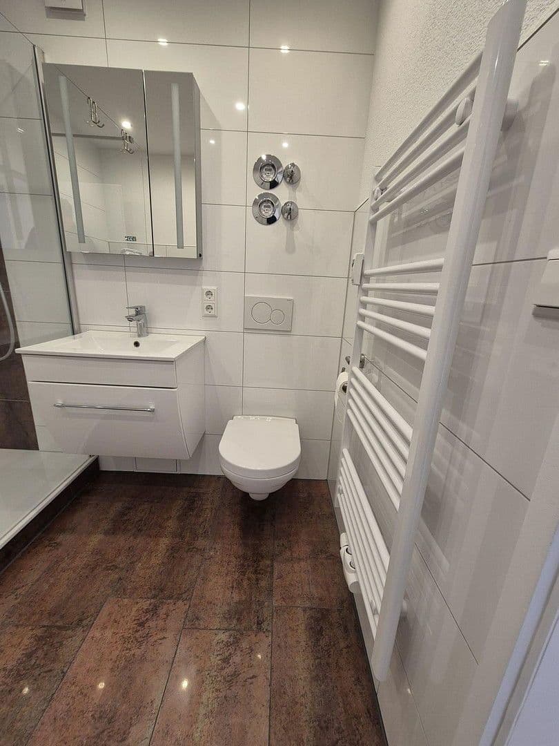 Prenájom bytu 2-izbový 72 m², Kussenhofstraße 37, Furtwangen im Schwarzwald, Bádensko-Wurttembersko Prenájom bytu 2-izbový 72 m², Kussenhofstraße 37, Furtwangen im Schwarzwald, Bádensko-Wurttembersko