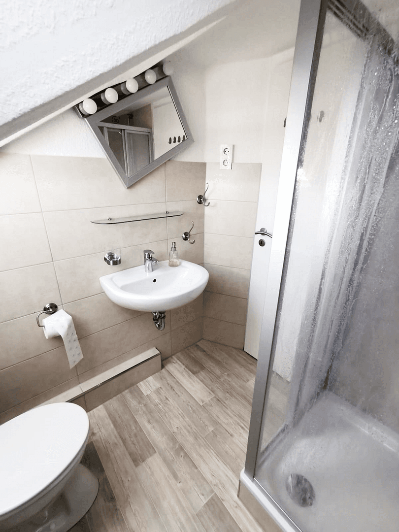 Predaj domu 168 m², pozemek 121 m², Kirchweg 77, Bremen, Brémy Predaj domu 168 m², pozemek 121 m², Kirchweg 77, Bremen, Brémy