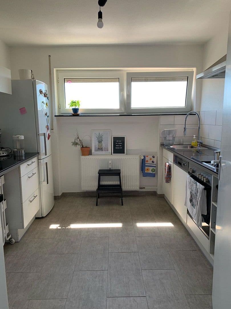 Prenájom bytu 3-izbový 80 m², Kaiserslautern, Porýnie-Falcko Prenájom bytu 3-izbový 80 m², Kaiserslautern, Porýnie-Falcko