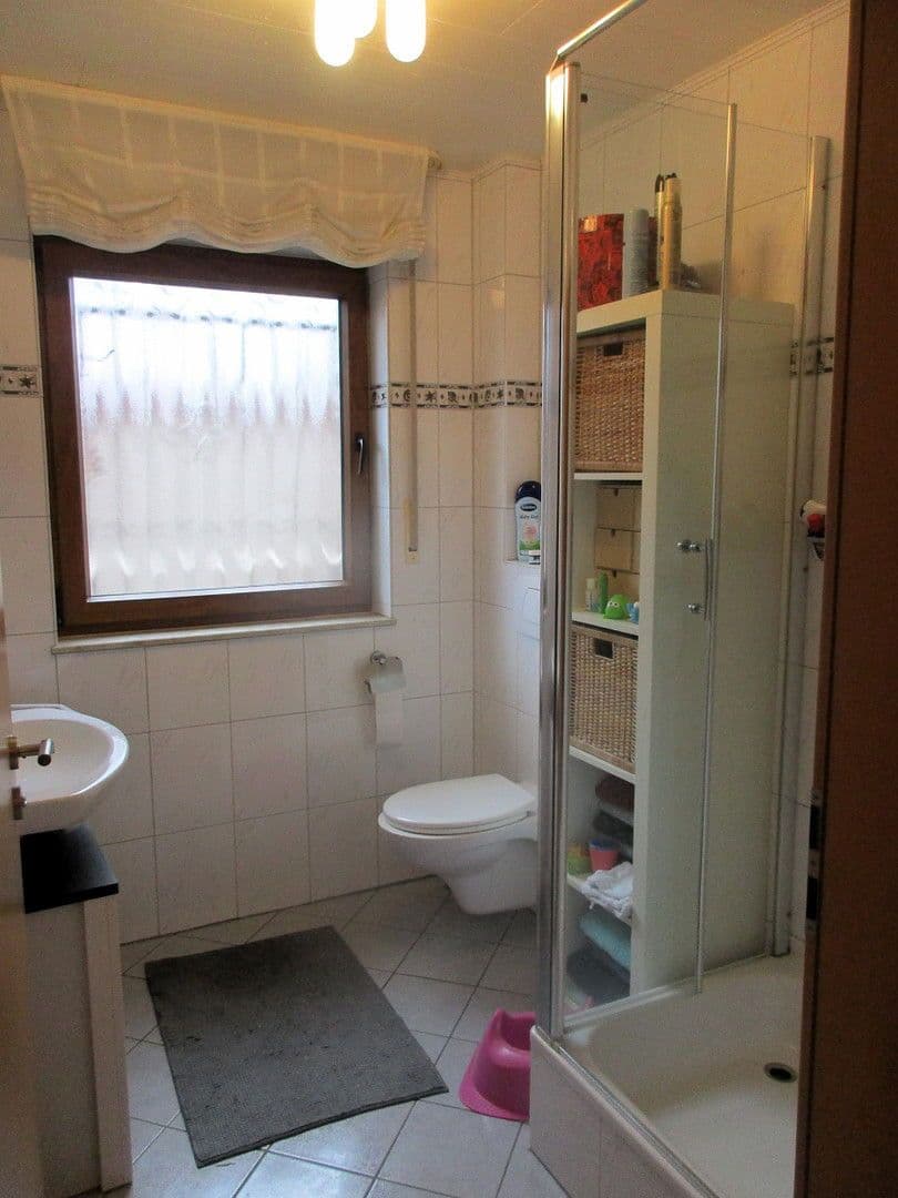 Predaj domu 231 m², pozemek 371 m², Dinslaken, Severné Porýnie - Westfálsko Predaj domu 231 m², pozemek 371 m², Dinslaken, Severné Porýnie - Westfálsko