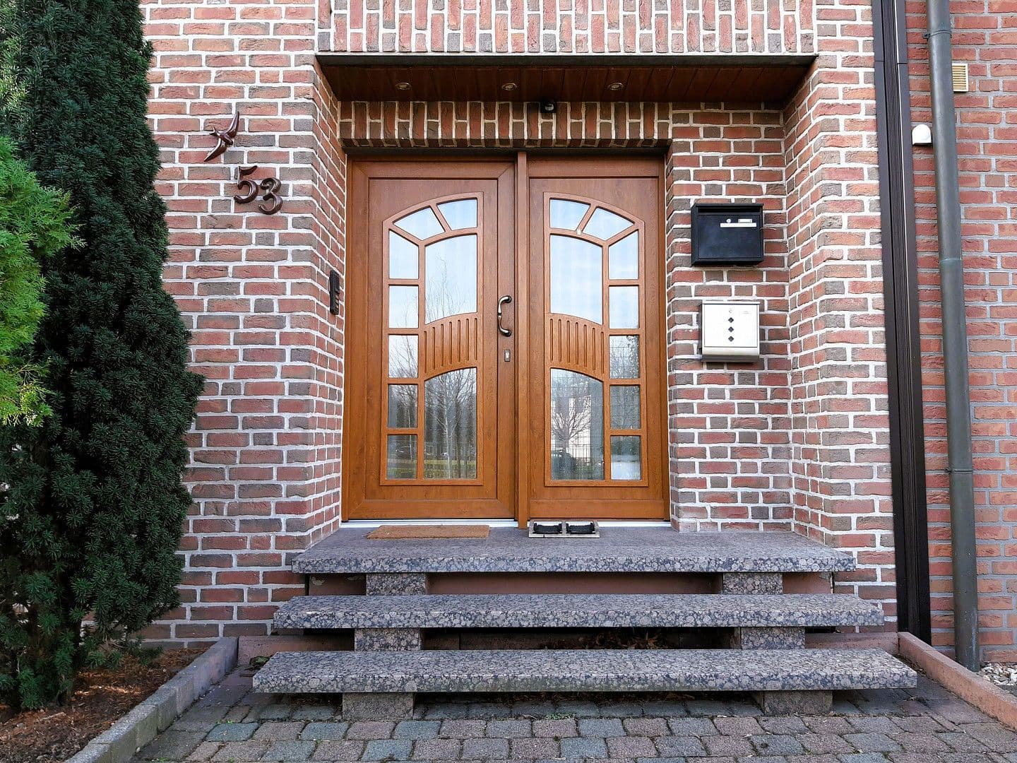 Predaj domu 231 m², pozemek 371 m², Dinslaken, Severné Porýnie - Westfálsko Predaj domu 231 m², pozemek 371 m², Dinslaken, Severné Porýnie - Westfálsko