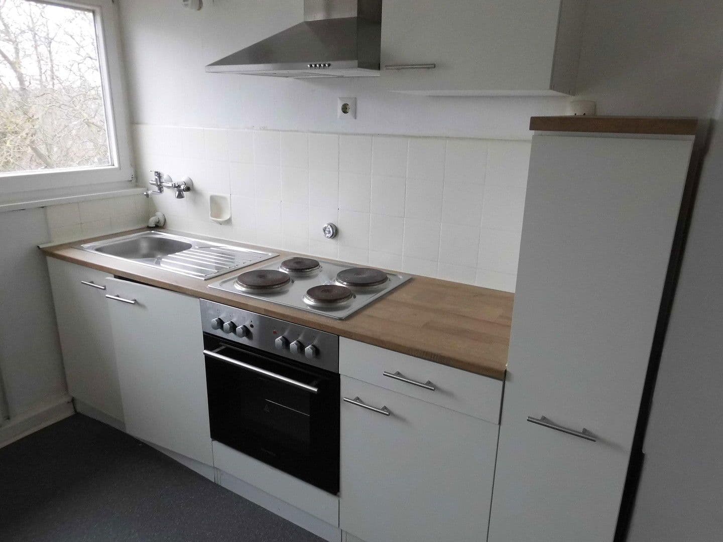 Prenájom bytu 2-izbový 67 m², Stuttgart, Bádensko-Wurttembersko Prenájom bytu 2-izbový 67 m², Stuttgart, Bádensko-Wurttembersko