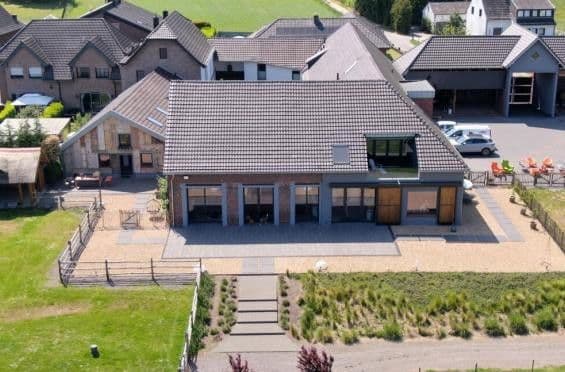 Predaj domu 703 m², pozemek 41.670 m², Niederkrüchten, Severné Porýnie - Westfálsko Predaj domu 703 m², pozemek 41.670 m², Niederkrüchten, Severné Porýnie - Westfálsko