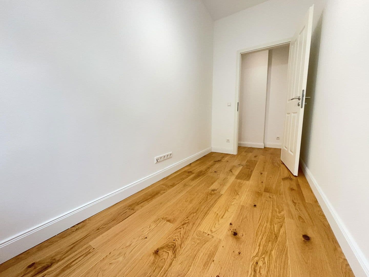 Predaj bytu 3-izbový 70 m², Gneisenaustraße 65, Berlin, Berlín Predaj bytu 3-izbový 70 m², Gneisenaustraße 65, Berlin, Berlín