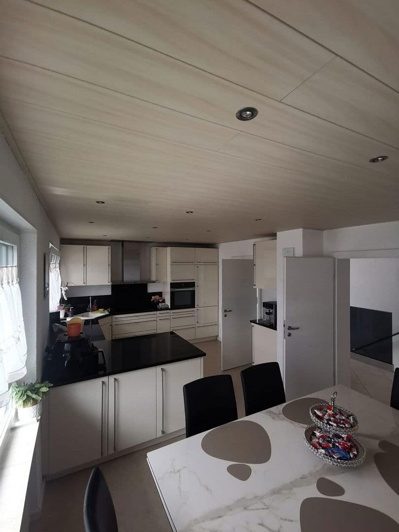 Predaj domu 180 m², pozemek 617 m², Groß-Zimmerner Str. 25, Reinheim, Hesensko Predaj domu 180 m², pozemek 617 m², Groß-Zimmerner Str. 25, Reinheim, Hesensko