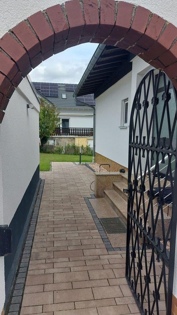 Predaj domu 180 m², pozemek 617 m², Groß-Zimmerner Str. 25, Reinheim, Hesensko Predaj domu 180 m², pozemek 617 m², Groß-Zimmerner Str. 25, Reinheim, Hesensko