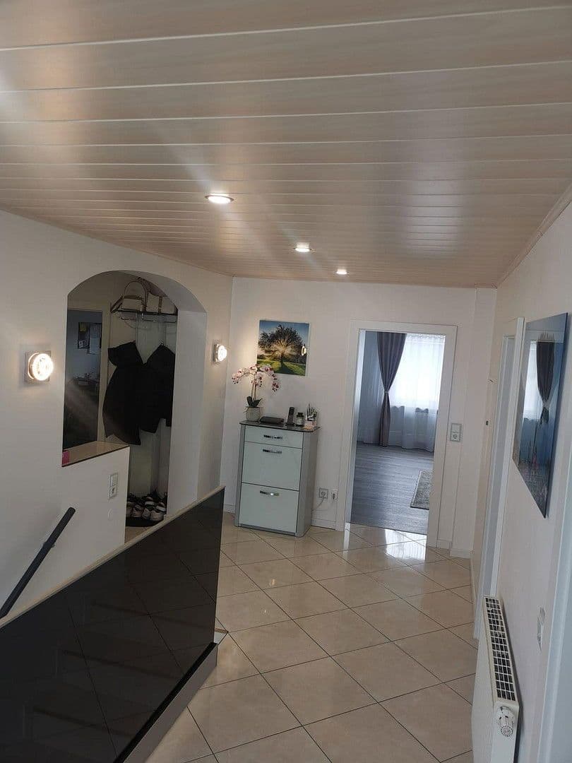 Predaj domu 180 m², pozemek 617 m², Groß-Zimmerner Str. 25, Reinheim, Hesensko Predaj domu 180 m², pozemek 617 m², Groß-Zimmerner Str. 25, Reinheim, Hesensko