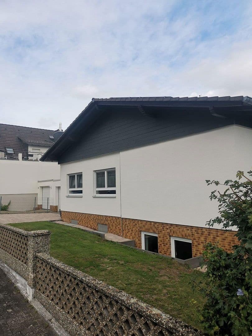 Predaj domu 180 m², pozemek 617 m², Groß-Zimmerner Str. 25, Reinheim, Hesensko Predaj domu 180 m², pozemek 617 m², Groß-Zimmerner Str. 25, Reinheim, Hesensko