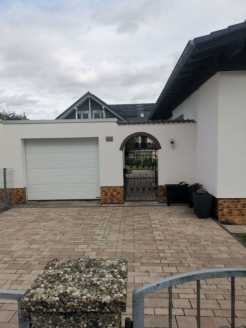 Predaj domu 180 m², pozemek 617 m², Groß-Zimmerner Str. 25, Reinheim, Hesensko Predaj domu 180 m², pozemek 617 m², Groß-Zimmerner Str. 25, Reinheim, Hesensko