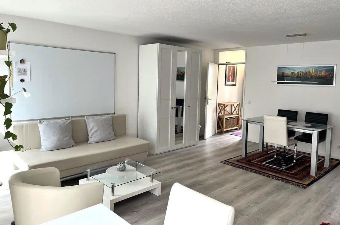 Prenájom bytu 1-izbový 42 m², Leipzig, Sasko Prenájom bytu 1-izbový 42 m², Leipzig, Sasko