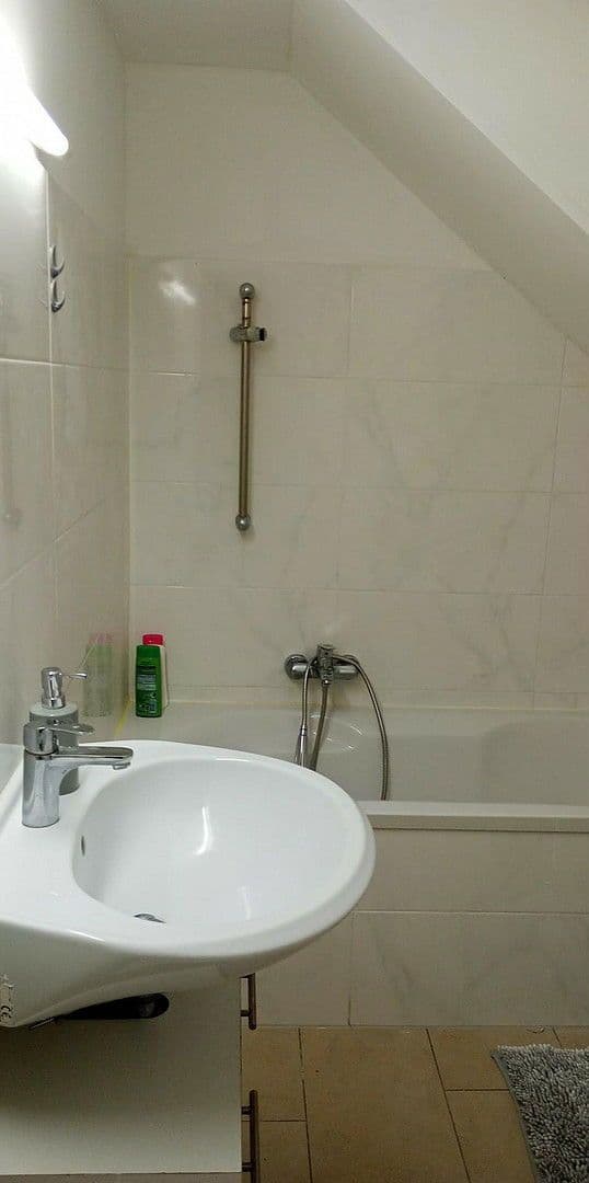 Prenájom bytu 4-izbový 100 m², Hamburg, Hamburg Prenájom bytu 4-izbový 100 m², Hamburg, Hamburg