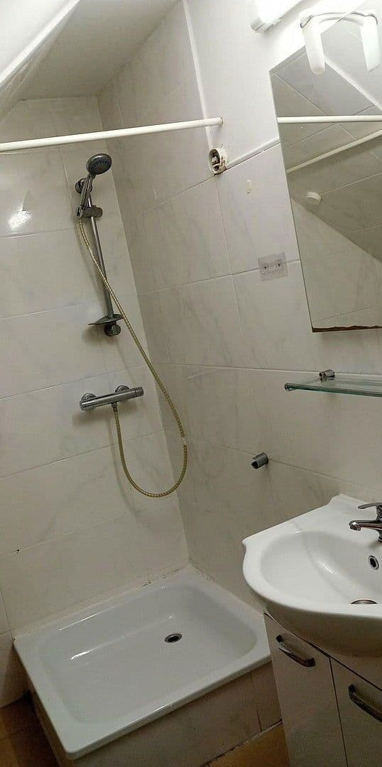 Prenájom bytu 4-izbový 100 m², Hamburg, Hamburg Prenájom bytu 4-izbový 100 m², Hamburg, Hamburg