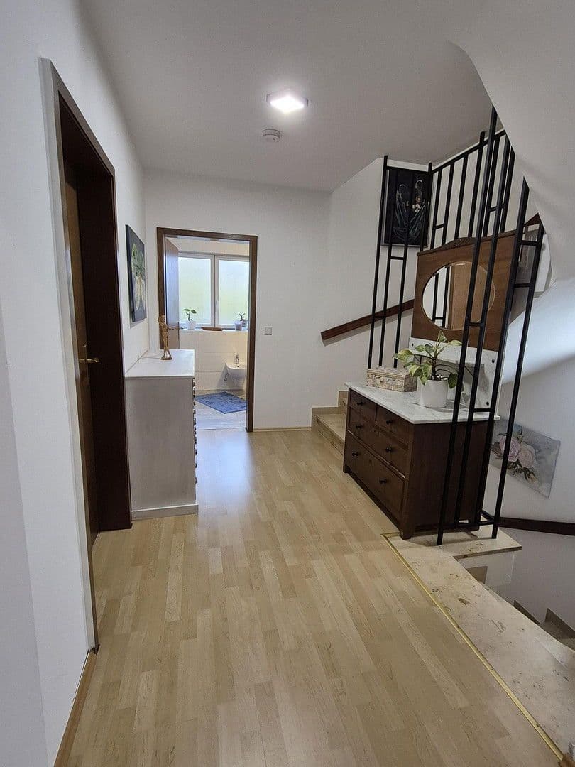 Predaj domu 170 m², pozemek 334 m², Dreieich, Hesensko Predaj domu 170 m², pozemek 334 m², Dreieich, Hesensko