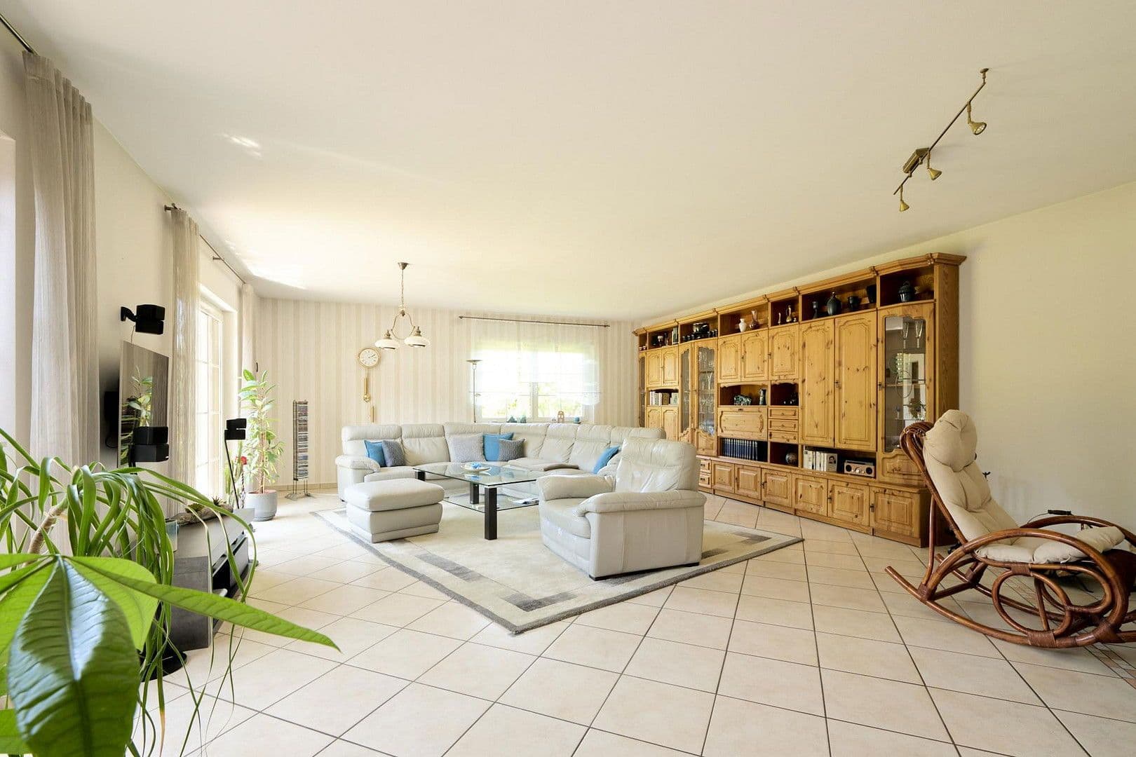 Predaj domu 277 m², pozemek 3.439 m², Treuenbrietzen, Brandenbursko Predaj domu 277 m², pozemek 3.439 m², Treuenbrietzen, Brandenbursko