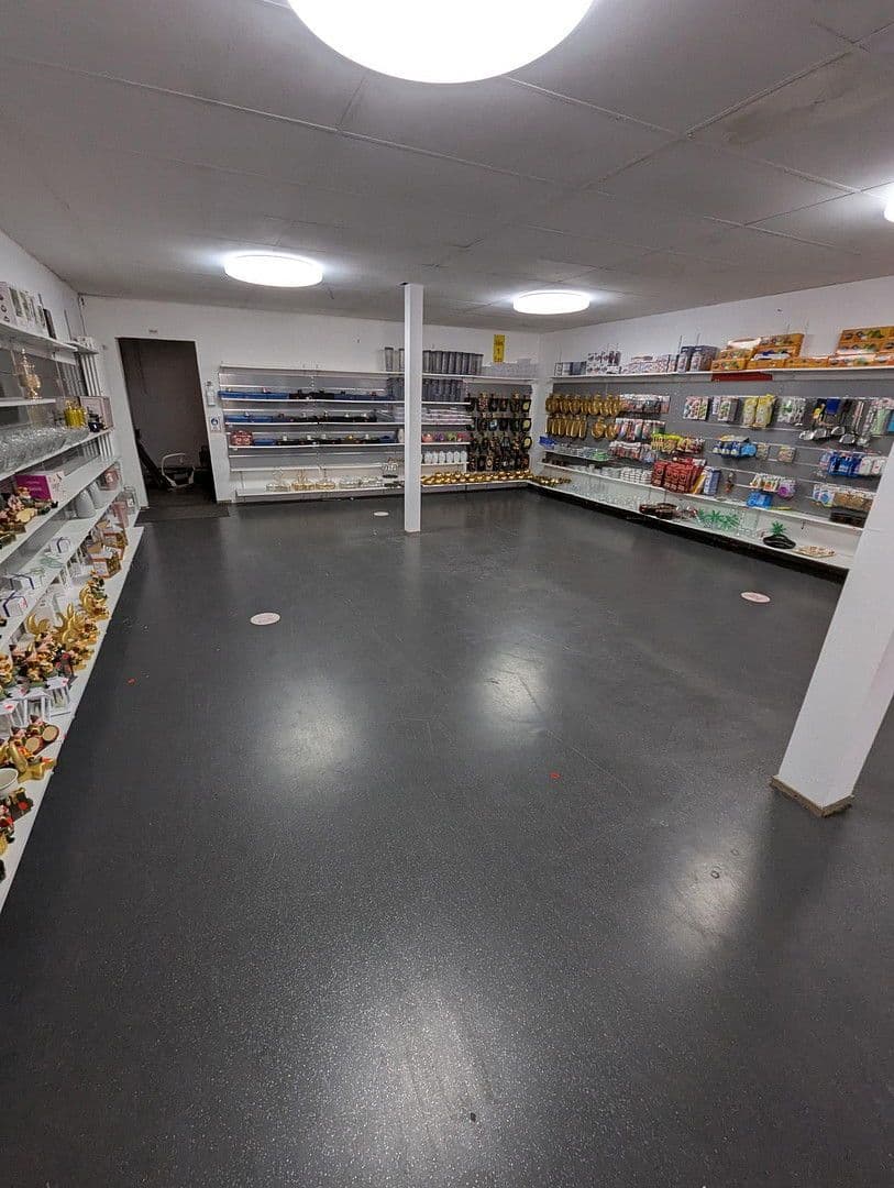Prenájom nebytového priestoru 250 m², Marktstraße 5, Rottenburg am Neckar, Bádensko-Wurttembersko Prenájom nebytového priestoru 250 m², Marktstraße 5, Rottenburg am Neckar, Bádensko-Wurttembersko