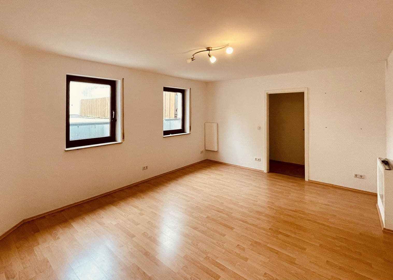 Predaj domu 176 m², pozemek 471 m², Simmozheim, Bádensko-Wurttembersko Predaj domu 176 m², pozemek 471 m², Simmozheim, Bádensko-Wurttembersko