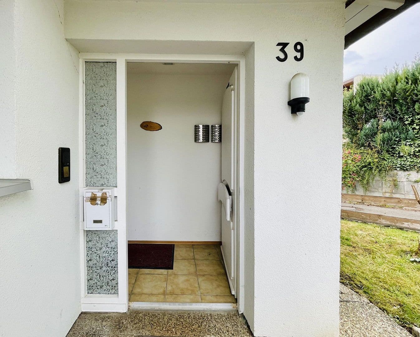 Predaj domu 176 m², pozemek 471 m², Simmozheim, Bádensko-Wurttembersko Predaj domu 176 m², pozemek 471 m², Simmozheim, Bádensko-Wurttembersko