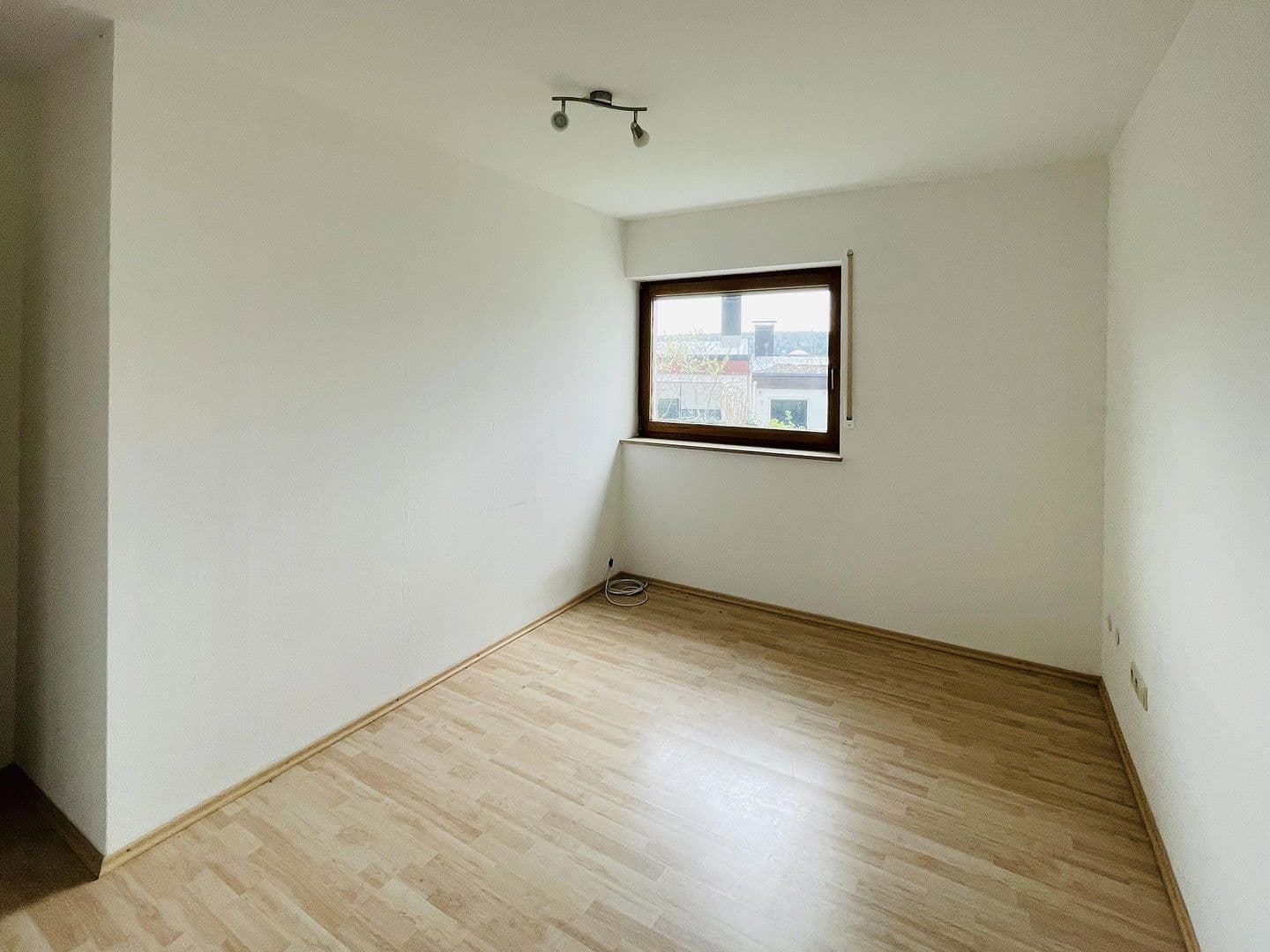 Predaj domu 176 m², pozemek 471 m², Simmozheim, Bádensko-Wurttembersko Predaj domu 176 m², pozemek 471 m², Simmozheim, Bádensko-Wurttembersko