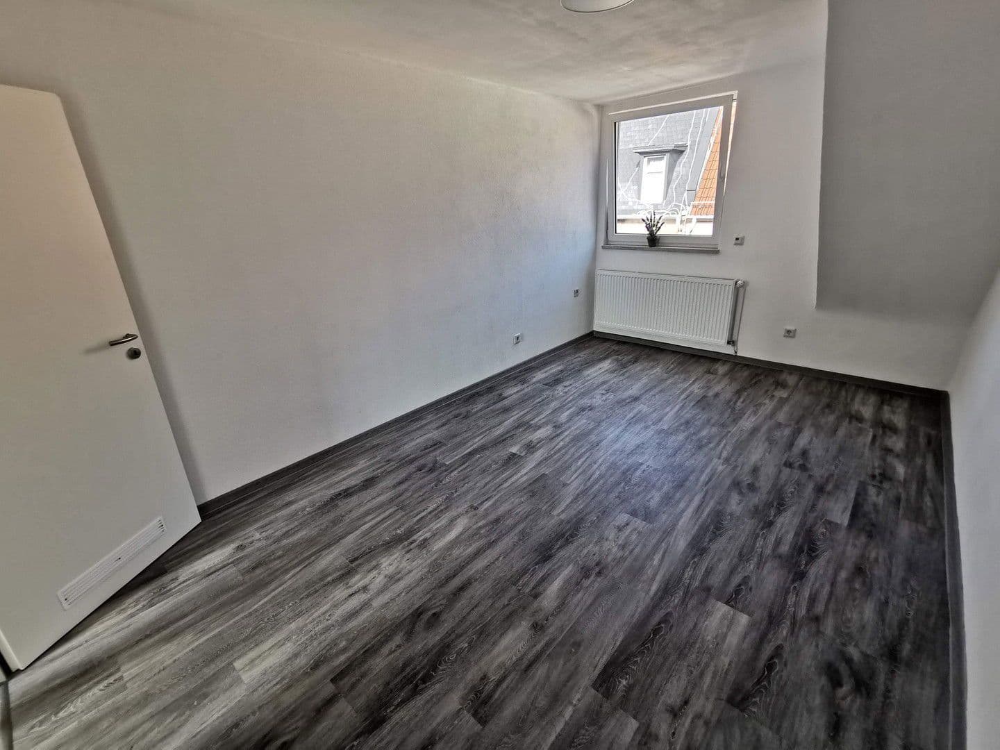 Prenájom bytu 2-izbový 53 m², Mannheim, Bádensko-Wurttembersko Prenájom bytu 2-izbový 53 m², Mannheim, Bádensko-Wurttembersko