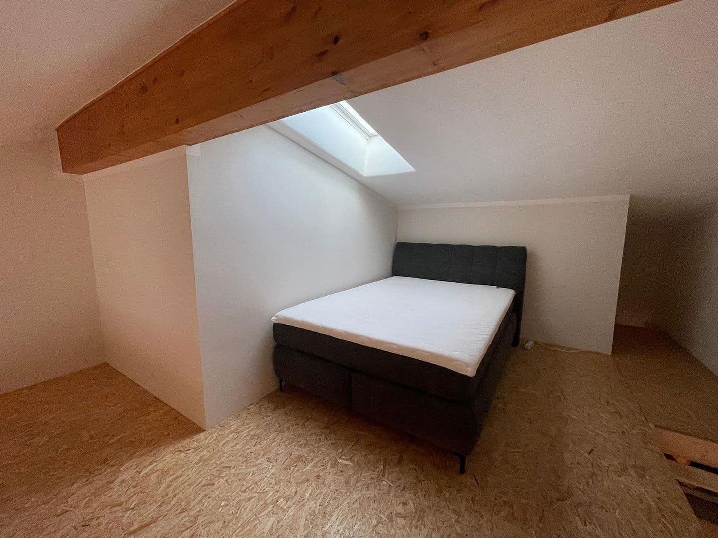 Prenájom bytu 1-izbový 50 m², Schlossberg 2, Saarburg, Porýnie-Falcko Prenájom bytu 1-izbový 50 m², Schlossberg 2, Saarburg, Porýnie-Falcko