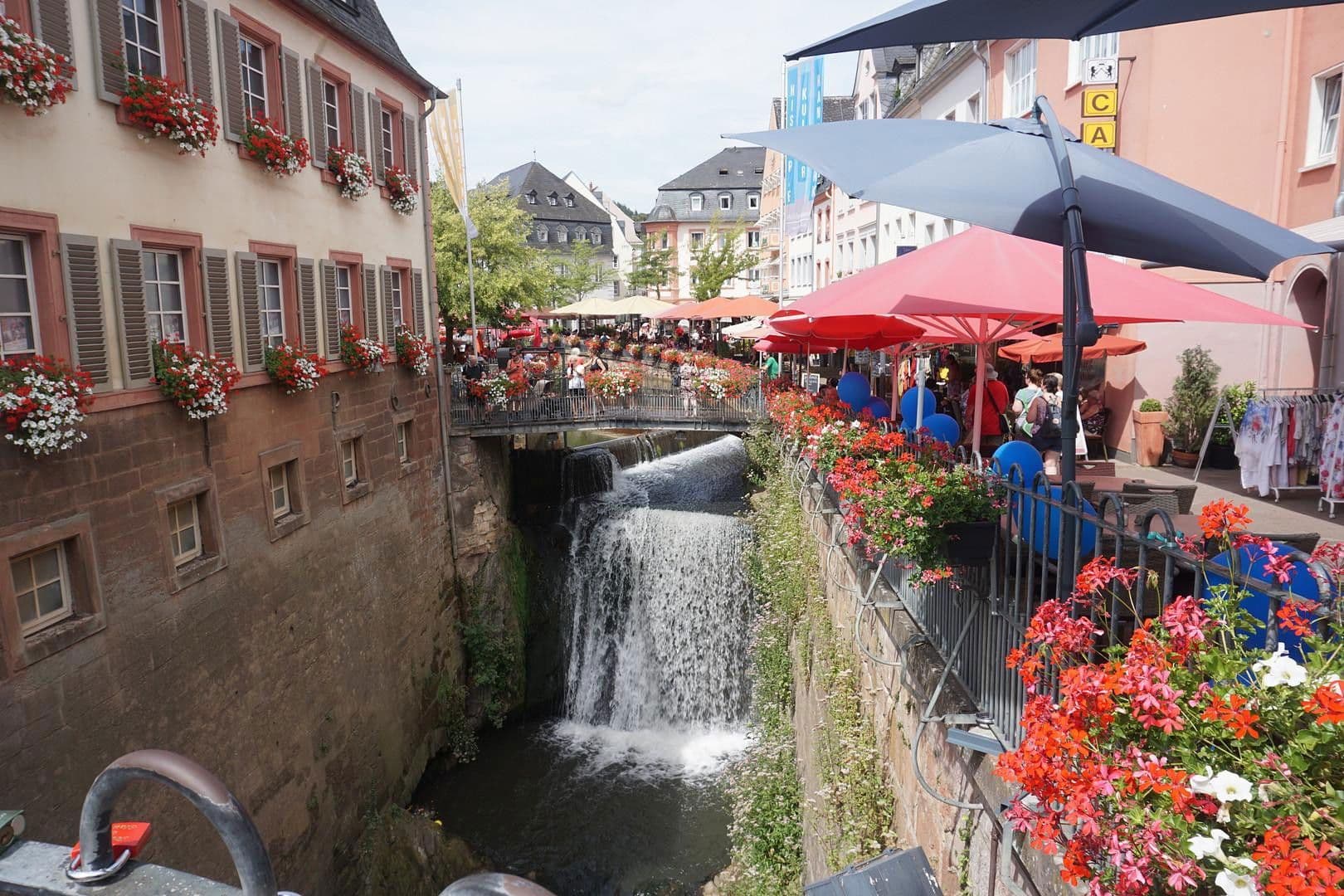 Prenájom bytu 1-izbový 50 m², Schlossberg 2, Saarburg, Porýnie-Falcko Prenájom bytu 1-izbový 50 m², Schlossberg 2, Saarburg, Porýnie-Falcko