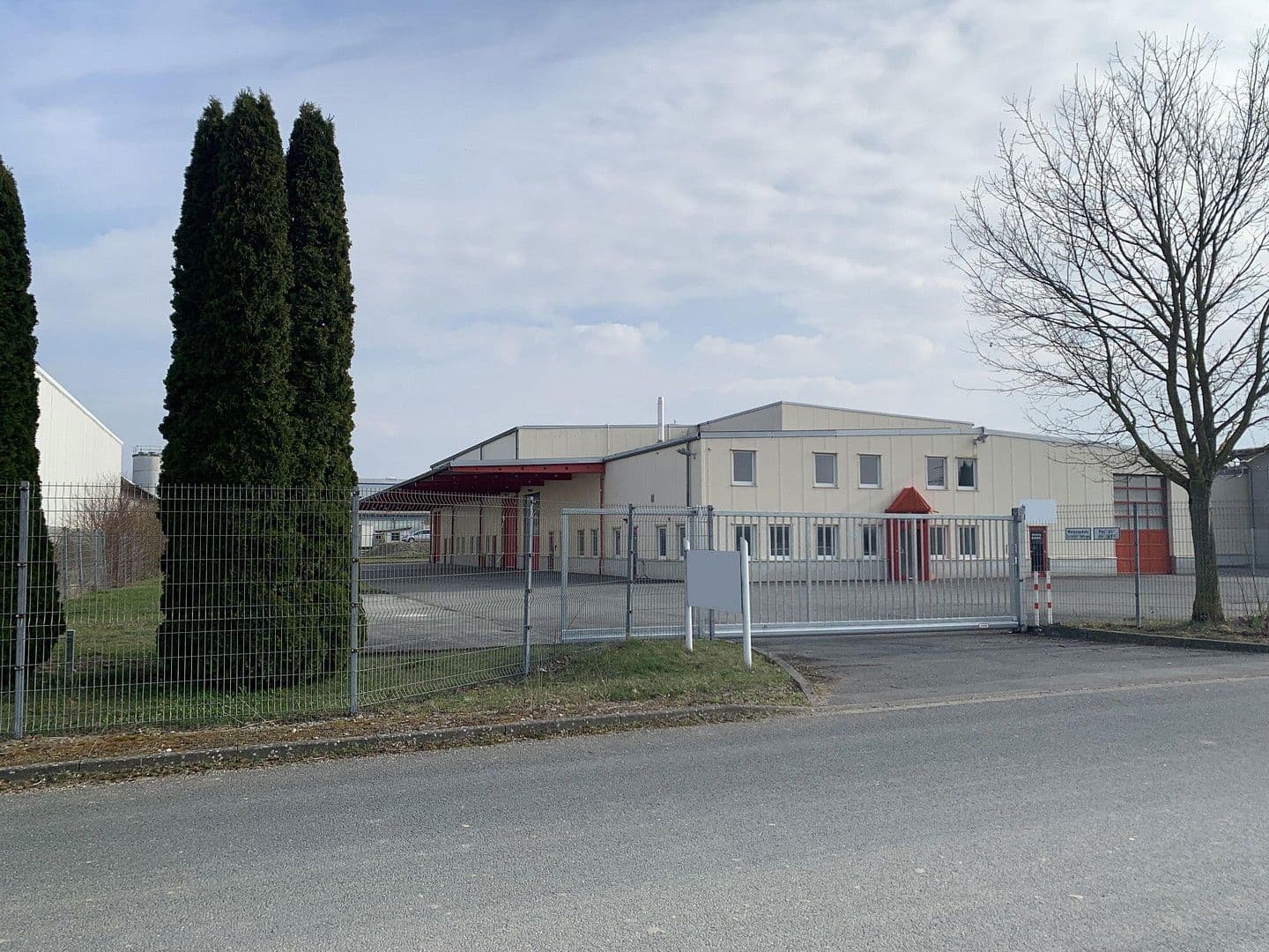 Prenájom nebytového priestoru 7.423 m², Oberer Westring 41, Büren, Severné Porýnie - Westfálsko Prenájom nebytového priestoru 7.423 m², Oberer Westring 41, Büren, Severné Porýnie - Westfálsko