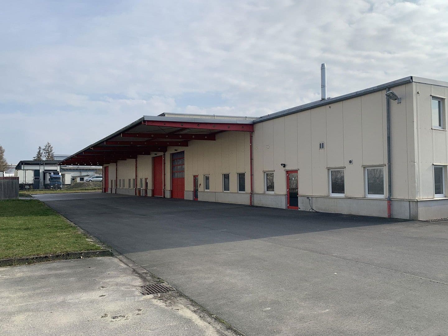 Prenájom nebytového priestoru 7.423 m², Oberer Westring 41, Büren, Severné Porýnie - Westfálsko Prenájom nebytového priestoru 7.423 m², Oberer Westring 41, Büren, Severné Porýnie - Westfálsko