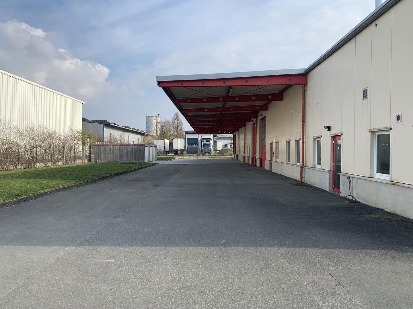 Prenájom nebytového priestoru 7.423 m², Oberer Westring 41, Büren, Severné Porýnie - Westfálsko Prenájom nebytového priestoru 7.423 m², Oberer Westring 41, Büren, Severné Porýnie - Westfálsko