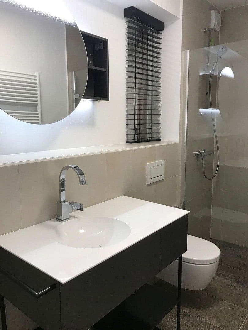 Prenájom bytu 2-izbový 45 m², München, Bavorsko Prenájom bytu 2-izbový 45 m², München, Bavorsko