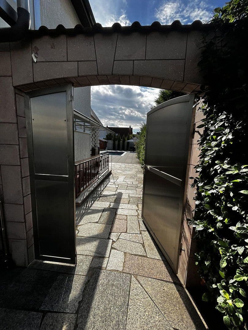 Predaj domu 252 m², pozemek 767 m², Mutterstadt, Porýnie-Falcko Predaj domu 252 m², pozemek 767 m², Mutterstadt, Porýnie-Falcko