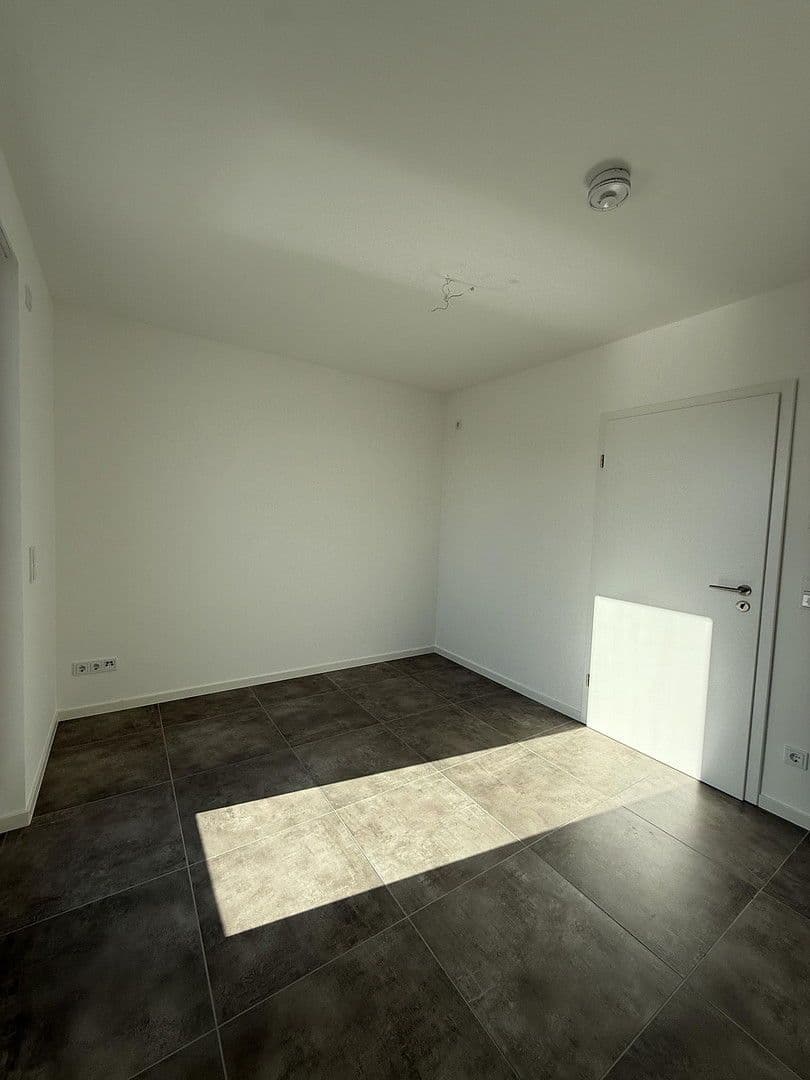 Prenájom bytu 5-izbový 134 m², Langendiebacher Str. 49, Erlensee, Hesensko Prenájom bytu 5-izbový 134 m², Langendiebacher Str. 49, Erlensee, Hesensko