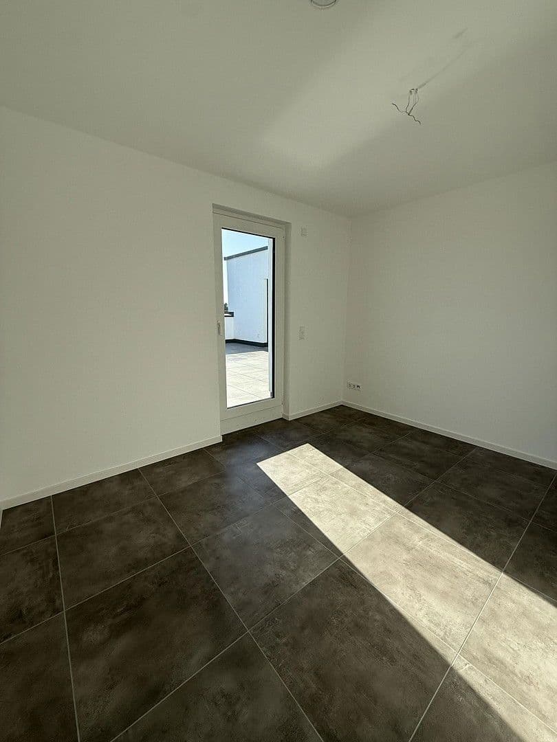 Prenájom bytu 5-izbový 134 m², Langendiebacher Str. 49, Erlensee, Hesensko Prenájom bytu 5-izbový 134 m², Langendiebacher Str. 49, Erlensee, Hesensko