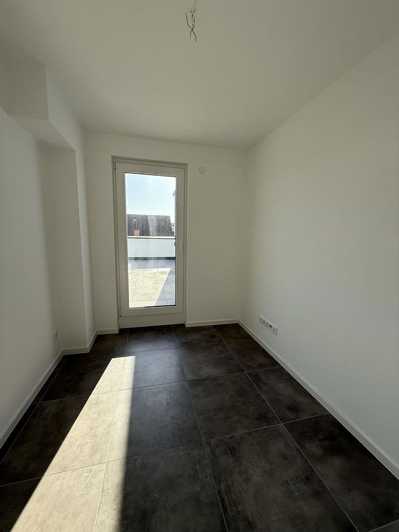 Prenájom bytu 5-izbový 134 m², Langendiebacher Str. 49, Erlensee, Hesensko Prenájom bytu 5-izbový 134 m², Langendiebacher Str. 49, Erlensee, Hesensko