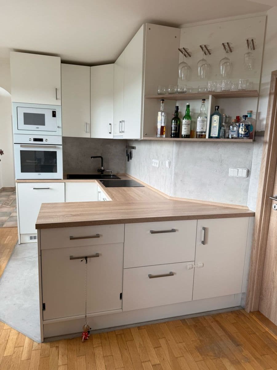 Predaj bytu 2-izbový 68 m², Štúrova, Praha, Praha Predaj bytu 2-izbový 68 m², Štúrova, Praha, Praha