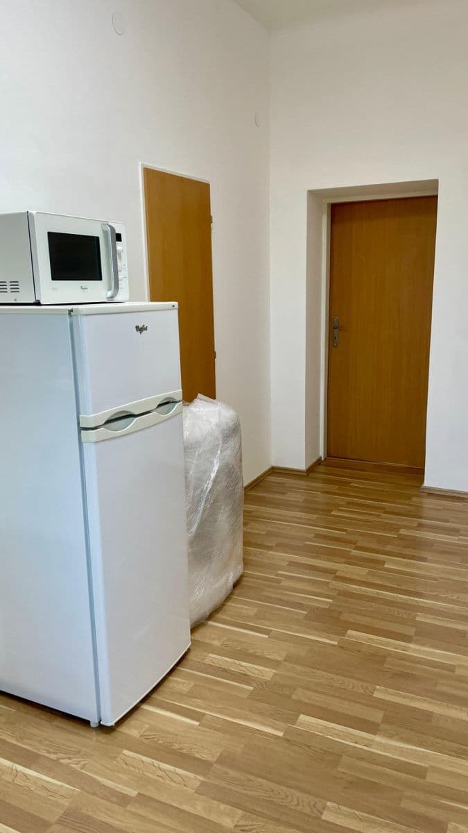 Prenájom bytu 1-izbový 37 m², Kuklenská, Brno, Jihomoravský kraj Prenájom bytu 1-izbový 37 m², Kuklenská, Brno, Jihomoravský kraj