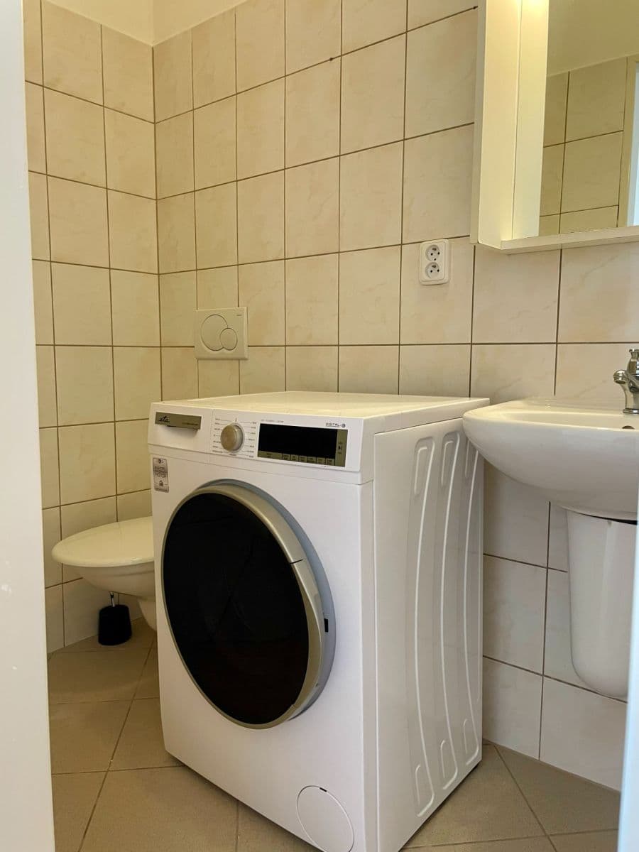 Prenájom bytu 1-izbový 37 m², Kuklenská, Brno, Jihomoravský kraj Prenájom bytu 1-izbový 37 m², Kuklenská, Brno, Jihomoravský kraj