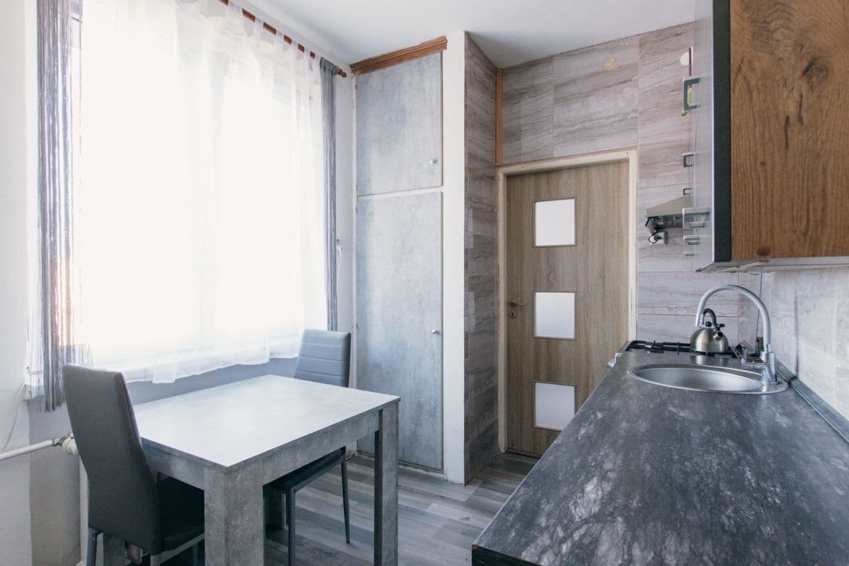 Predaj bytu 3-izbový 64 m², Hlavní, Aš, Karlovarský kraj Predaj bytu 3-izbový 64 m², Hlavní, Aš, Karlovarský kraj