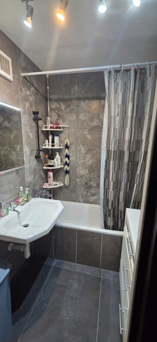 Predaj bytu 3-izbový 69 m², Gessayova, Petržalka, Bratislavský kraj Predaj bytu 3-izbový 69 m², Gessayova, Petržalka, Bratislavský kraj